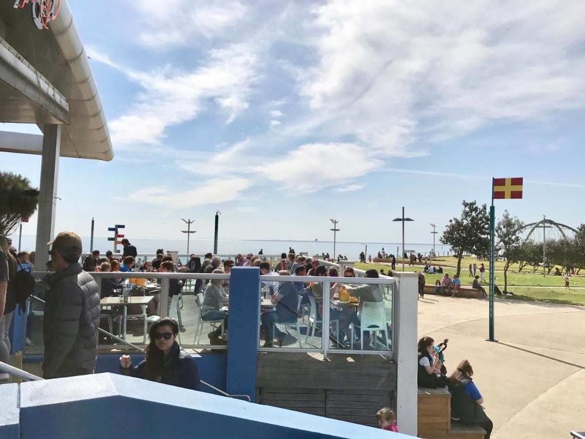 By The Beach Frankston Bagian luar foto